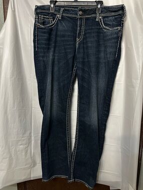Silver jeans Suki bootcut jeans size 20 Length 32